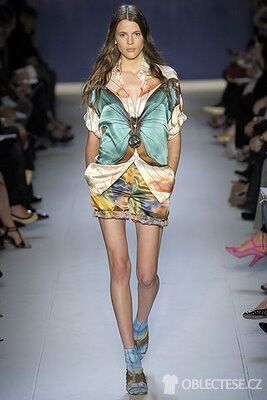Moschino, autor: courtneyBolton