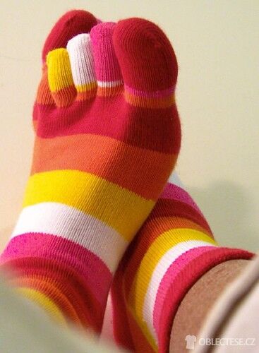 Prstové ponožky, autor: Raïssa Bandou
