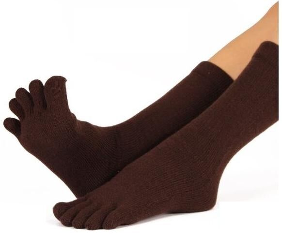 Jednoduché prstové ponožky z úpletu jsou extrémně pohodlné, autor: jillblack