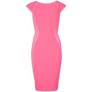 Růžová je opět IN, autor: johnlewis